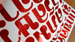 ชุด5แผ่น สติ๊กเกอร์ฟอยล์ ภาษาไทย สูง5cm กันน้ำ ตัวอักษรภาษาไทย สีแดง รุ้งวิ้งๆ