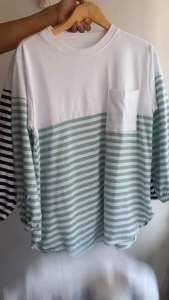 Atasan Wanita Stylish: Desain & Bahan Cotton Combed 24s