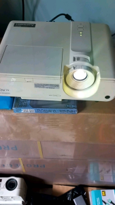 [HCM]Máy chiếu Mitsubishi sd220u mới 86% giá rẻ