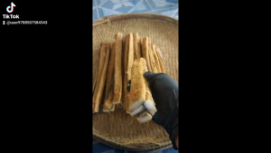 หนังควายตากแห้งเส้นยาวขนาด 30 ซม. 1มัดมี 4 เส้น