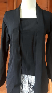 Kebaya Katun Embos Kutubaru: Kebaya Tradisional Indonesia untuk Pesta & Acara