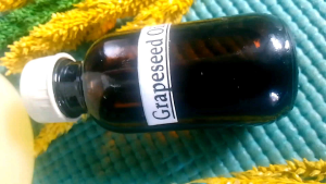 Pure Grapeseed Oil: A Lightweight Carrier Oil and Versatile Beauty Product