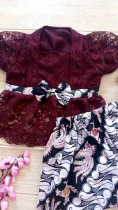 Kebaya Anak Bayi 6 Bulan Setelan Kutubaru Burgundy Encim Betawi Brukat Batik Free Bando