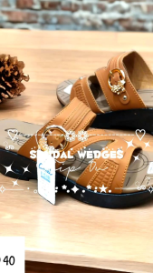 SANDAL WEDGES SELOP WANITA BAHAN SINTETIS MERK CARVIL SIZE 37-40