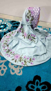 Mukena Terusan Dewasa Polino Warna Biru Wardah Bordir Bunga Dahlia Indah Bahan Adem Murah Meriah