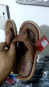 Sandal model jepit newera untuk laki laki dewasa