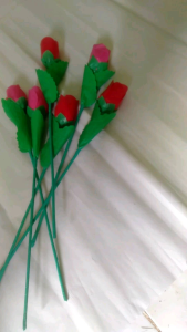 Bunga Plastik Kresek: Bunga Mawar Warna-warni untuk Desain Interior