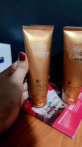 Milk & Honey Gold Smoothing Sugar Scrub Small Pack