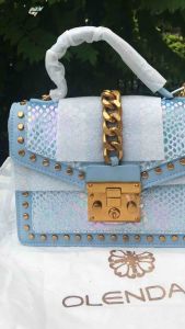 ลดพิเศษ กระเป๋าสตีรทแบรนด์ งานขึ้นห้าง ถ่ายจากสินค้าจริง งานดี งานสวย มีน้ำหนัก มีสายสะพายข้าง พร้อมส่ง