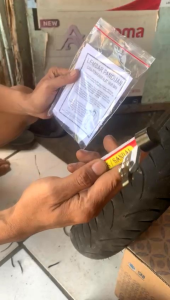 Alat ukir ban botak dan alat ukir tulisan di sandal