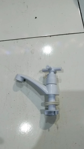 Kran Wastafel keran air PVC 1/2 inchi tancap bawah