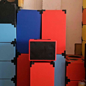 ลำโพงบลูทูธมีแอมป์ในตัวพร้อมฟัง ดอกซับ8นิ้ว(1ดอก) ดอกแหลม4นิ้ว(1ดอก) แอมป์D10OK  (มีแบตในตัว) สามารถใช้ไมค์ได้2ช่อง เชื่อมต่อบลูทูธauxusb ใช้ได้ทั้งไฟบ้านและไฟแบต