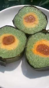 Bánh tét đậu trứng muối không thịt heo 800g-900g - Bánh hút chân không