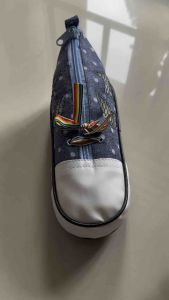 Tempat Pensil Sleting Sepatu ST 592