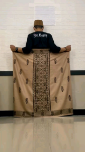 Sarung Batik: Pilihan Tepat untuk Acara Formal