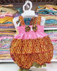 ชุดไทยเด็ก ชุดสงกรานต์ (รหัสD31) ชุดไทย ผ้าไทย แรกเกิด-12เดือน หรือน้ำหนักไม่เกิน10กิโล ใส่สวยและน่ารักมากๆ