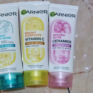 Garnier Face Wash 100ml Bright Complate Facial Foam Cuci Muka Pembersih Wajah