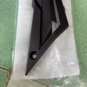 Tam Giác Nhỏ bên Phải màu Đen Nhám exciter 2005-2010 yamaha chính hãng dành cho ae