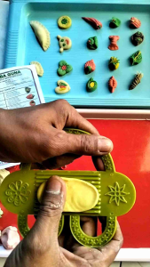 cetakan kue nastar gulungkeu kering putrisaljupastel terbaru Alat Pastel Plastik Mould Kue Warna Fluorescent Aksesoris Baking Kue - Lazada