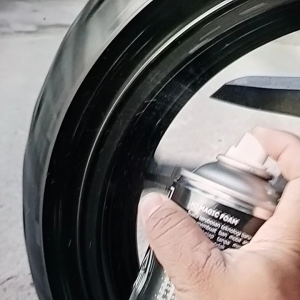 Semir ban motor dan mobil spray 400 mili