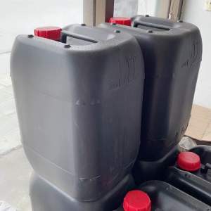 ถังพลาสติกHDPE 20ลิตร มือสอง สภาพดี ถังเคยใส่สารช่วยตกตะกอนน้ำมาก่อน ประมาณพวกสารส้มน้ำ จำกัด4ใบ/คำสั่งซื้อ W22*L25*H37cm