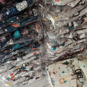 Gendongan Duduk Depan Bayi & Tas Slempang Medium: Memahami Ukuran dan Kenyamanan