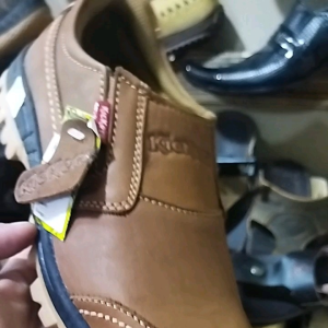 Sepatu Kulit Pria Model Terbaru
