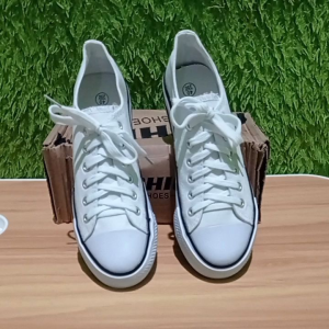 Sepatu Baru Import Brand Fashion