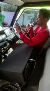 Speaker Bluetooth Mobil untuk Karaoke dengan USB MMC AUX Radio FM