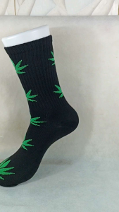 WLW888 Kaos Kaki Old School Bahan Tebal Motif Bunga Hijau\\n\\n Apa Itu Kaos Kaki Old School Bahan Tebal Motif Bunga Hijau\\n\\nKaos kaki old school bahan tebal motif bunga hijau adalah sejenis kaos kaki yang dibuat dengan bahan tebal dan motif bunga hijau. Kaos kaki ini memiliki gaya retro dan desain klasik yang menawan. Motif bunga hijau pada kaos kaki memberikan sentuhan alami dan segar, sementara bahan tebal membuatnya lebih nyaman dan tahan lama.\\n\\n Sejarah Kaos Kaki Old School\\n\\nKaos kaki old school telah ada sejak era 1950-an hingga 1980-an, dimana mereka menjadi tren populer di kalangan masyarakat. Kaos kaki ini memiliki gaya klasik yang unik dan desain retro yang menawan, membuatnya menjadi pilihan populer bagi banyak orang.\\n\\n Karakteristik Bahan Tebal Motif Bunga\\n\\nBahan tebal motif bunga pada kaos kaki old school memberikan sensasi nyaman dan tahan lama. Motif bunga hijau pada kaos kaki menambahkan sentuhan alami dan segar, sementara bahan tebal membuatnya lebih kuat dan tahan lama.\\n\\n Kelebihan Kaos Kaki Old School\\n\\nKaos kaki old school memiliki beberapa kelebihan, seperti:\\n\\n- Desain klasik dan retro yang menawan\\n- Bahan tebal yang nyaman dan tahan lama\\n- Motif bunga hijau yang menambahkan sentuhan alami dan segar\\n\\n Manfaat Kaos Kaki Old School Bahan Tebal Motif Bunga Hijau\\n\\n Kenyamanan dan Keawetan\\n\\nKaos kaki old school bahan tebal motif bunga hijau dirancang untuk memberikan kenyamanan maksimal dan keawetan. Bahan tebal membuatnya tahan lama dan kuat, sementara motif bunga hijau menambahkan sentuhan alami dan segar.\\n\\n Stylish dan Tren\\n\\nKaos kaki old school bahan tebal motif bunga hijau adalah pilihan populer bagi mereka yang mencari gaya retro dan klasik. Motif bunga hijau menambahkan sentuhan alami dan segar, sementara desain klasik membuatnya tetap tren.\\n\\n Keunggulan dalam Olahraga\\n\\nKaos kaki old school bahan tebal motif bunga hijau juga cocok untuk olahraga. Bahan tebal memberikan dukungan tambahan pada kaki, sementara motif bunga hijau menambahkan sentuhan alami dan segar.\\n\\n Cara Memilih Kaos Kaki Old School Bahan Tebal Motif Bunga Hijau yang Tepat\\n\\n Mencari Kualitas Terbaik\\n\\nPenting untuk mencari kaos kaki old school bahan tebal motif bunga hijau dengan kualitas terbaik. Cari kaos kaki yang terbuat dari bahan tebal dan kuat, serta memiliki motif bunga hijau yang jelas dan tajam.\\n\\n Memahami Ukuran Kaos Kaki\\n\\nMemahami ukuran kaos kaki sangat penting untuk mendapatkan pasangan yang sempurna. Pastikan untuk memilih ukuran yang tepat agar kaos kaki tidak terlalu longgar atau terlalu ketat.\\n\\n Memilih Motif dan Warna\\n\\nMemilih motif dan warna yang tepat sangat penting untuk mendapatkan kaos kaki old school bahan tebal motif bunga hijau yang sempurna. Cari kaos kaki dengan motif bunga hijau yang menarik dan warna yang cocok dengan gaya Anda.\\n\\n Cara Merawat Kaos Kaki Old School Bahan Tebal Motif Bunga Hijau\\n\\n Cara mencuci kaos kaki dengan benar\\n\\nUntuk merawat kaos kaki old school bahan tebal motif bunga hijau, penting untuk mencucinya dengan benar. Cuci kaos kaki dengan air dingin dan deterjen ringan, lalu jemur di tempat teduh.\\n\\n Menyimpan kaos kaki dengan aman\\n\\nUntuk menyimpan kaos kaki old school bahan tebal motif bunga hijau dengan aman, simpan dalam kotak atau lemari yang kering dan bebas dari kelembaban.\\n\\n Menghindari kerusakan pada kaos kaki\\n\\nUntuk menghindari kerusakan pada kaos kaki old school bahan tebal motif bunga hijau, hindari menjemur di bawah sinar matahari langsung dan jangan gunakan mesin pengering.\n}