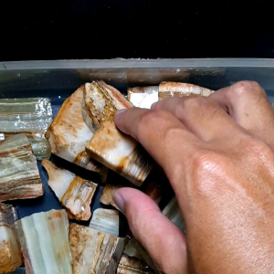 Batu Akik Bahan / Bongkahan Lapis Motif Unik