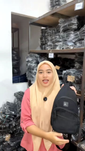 Tas Slempang Crossbody PEGE Elvin Slingbag Pria Kanvas Casual Hitam Polos - PG 9048