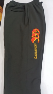 High quality track 4 quarter cut slimfit shorts with drawstring waist and side pocket. Multicolour red and blue brand logo on leg.