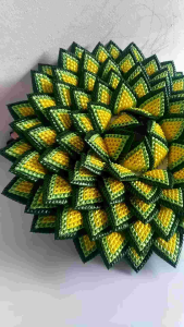 เย็บแบบกลีบบัวสีเหลืองขอบเขียว(ราคา ชิ้นละ 45 บาท)