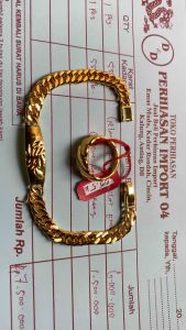 Gelang wanita set an rantai pelat dan cincin emas24k awet dan tahan lama sudah free surat.