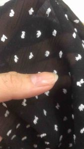 Vải voan gân màu đen thêu hạt trắng mỏng nhẹ (khổ 1m5)may đầm váyáo kiểu áo sơ mi thời trang