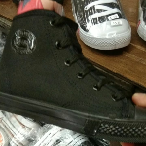 Sepatu Sekolah Bot Hitam: Produk Terlaris