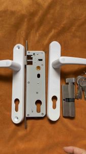 khóa tay tròn cửa nhựa lõi thép nhôm 4500 việt pháp