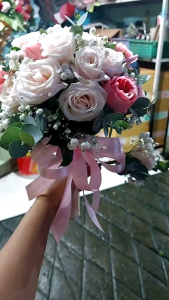 Cốt cắm hoa cưới - Cốt cắm hoa cầm tay cô dâu tại nhà ( tặng ghim cài áo chú rể )