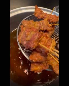 หมูทอดเสียบไม้ มี2ขนาด (ไม้ใหญ่55ไม้/ไม้เล็ก110ไม้) 🐷🔥 เหมาค่าส่ง ฟรีกล่องโฟม!! ทุกจังหวัดทั่วไทย🎉