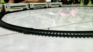 EXCLUSIVE MESIN MAINAN KERETA API CC206 Livery Hype Trip