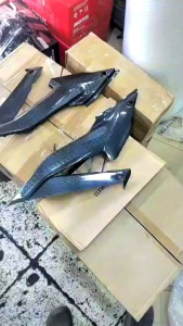 cover Penutup sambungan bodi tengah sisi kanan kiri untuk Yamaha R25 new