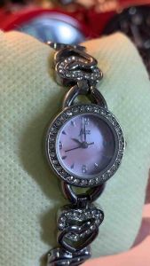 Đồng hồ nữ FIZZ Của Jaxis Nhật lắc tay đính full đá mặt khảm trai Hồng cánh sen dây thép dài 175cm trở lại