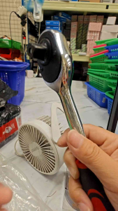 Gagang Sok Ratchet ½ Inch: Perawatan Kendaraan & Alat Kerja Otomotif