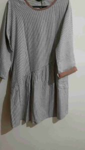 Tunik Wanita Motif Garis: Desain Elegan & Nyaman