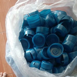 Tutup Galon Isi Ulang RO Warna Biru Tua/ Dongker Dengan Tampilan Visual Knob/ Hole/ Bercekung Tengah Quantity -+ 1.000 pieces Untuk Setiap Kemasannya (AL323)