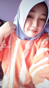 Kaftan Doreng Salur Terbaru Kekinian: Kaftan untuk Pesta & Desain Modern