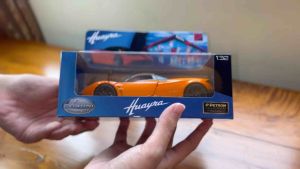 Pagani sports Car Toy Limited Quantity sports car Die Cast Car 2 Doors Alloy Model Toys for Boys Girls Birthday Gifts With box