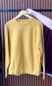 UNIQLO Soft Classic Sweatshirt: Gaya Kasual & Bahan Lembut