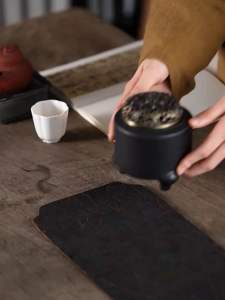 Lò xông trầm hương bằng điện chất liệu gốm sứ cao cấp cách nhiệt nhiệt cao tới 520°C đầy đủ chức năng hẹn giờ chỉnh nhiệt. ( Quà: Miếng trầm bỏ ví Tài Lộc)